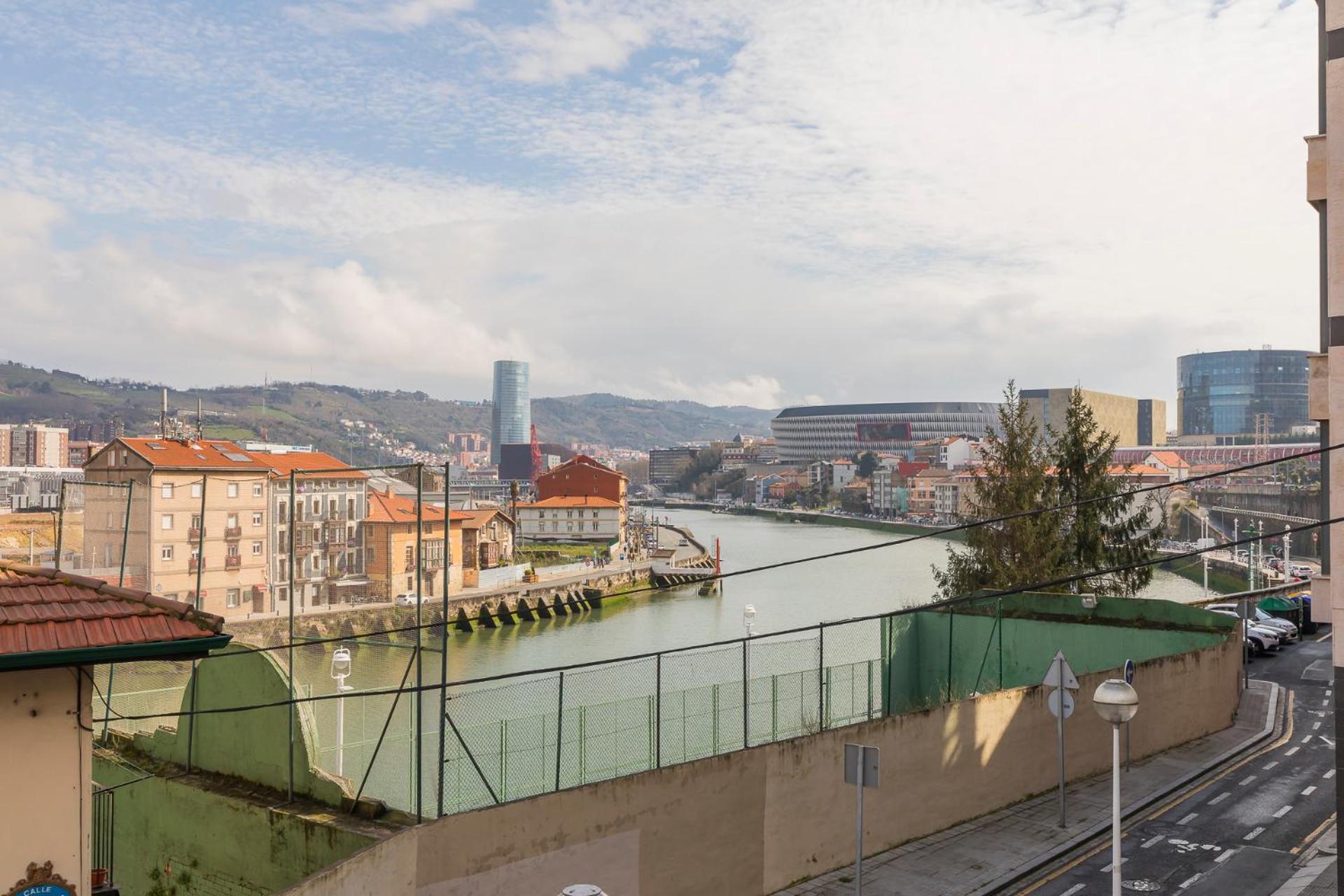 Akomodat En Apartamento Luminoso Junto Al Paseo De La Ria Bilbau Exterior foto