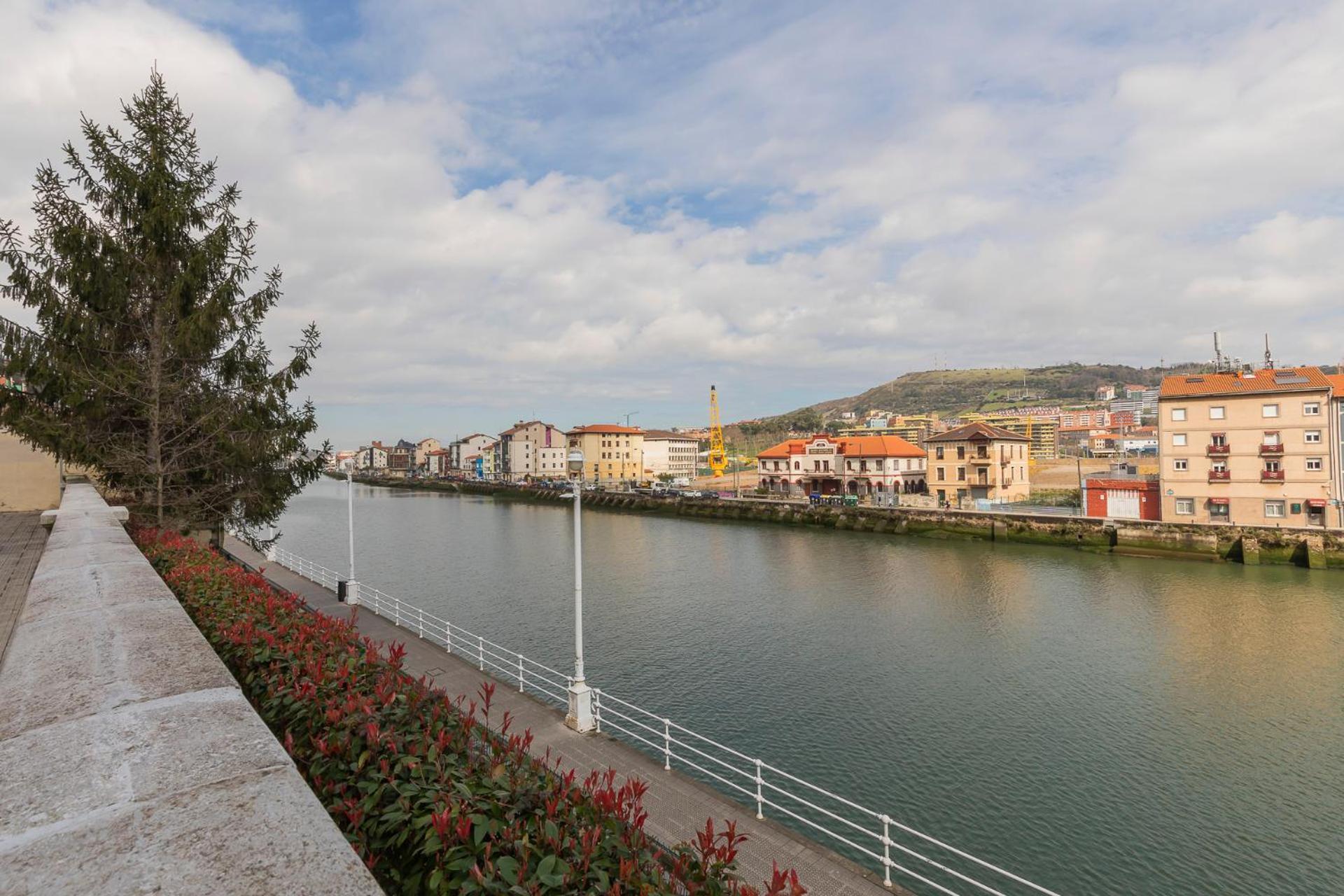 Akomodat En Apartamento Luminoso Junto Al Paseo De La Ria Bilbau Exterior foto